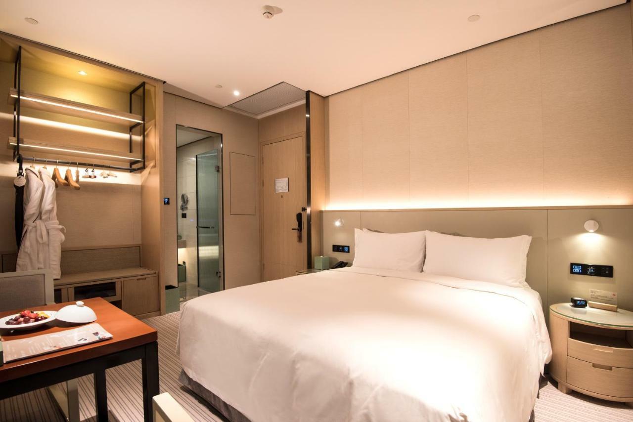 Virtuous World Hotel Foshan Exterior photo