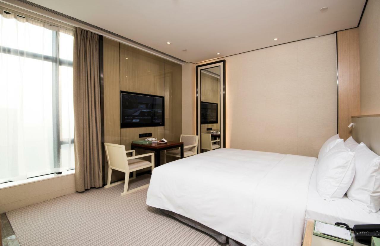 Virtuous World Hotel Foshan Exterior photo