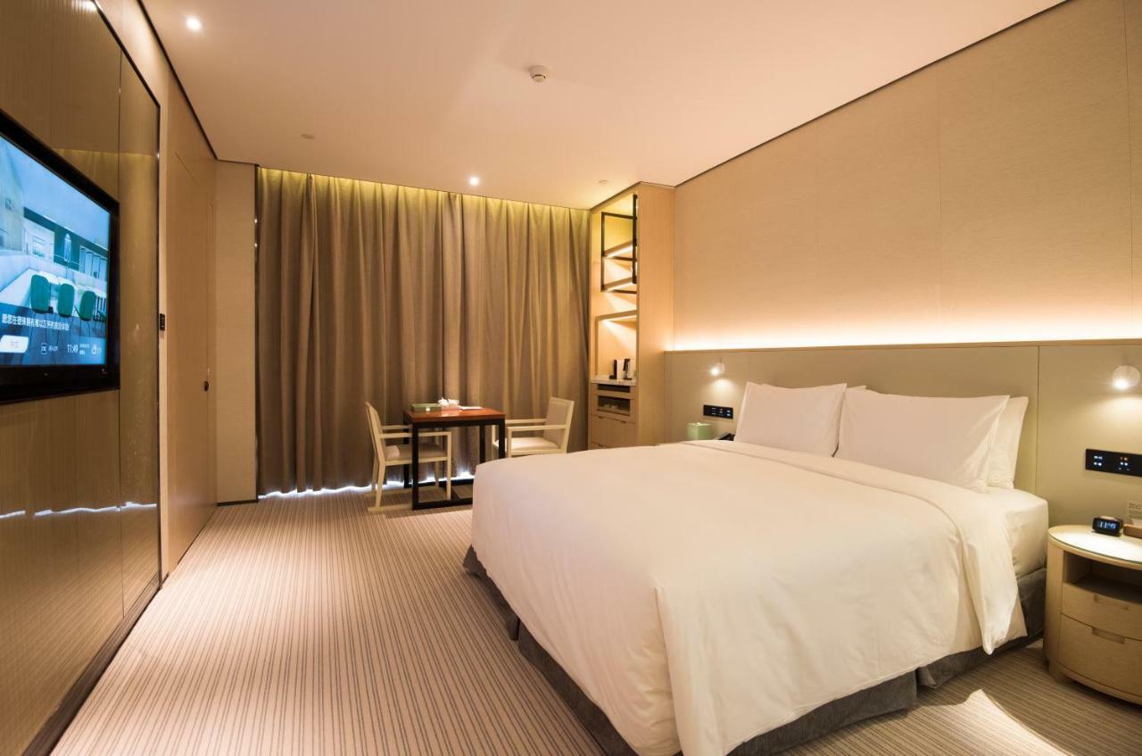 Virtuous World Hotel Foshan Exterior photo